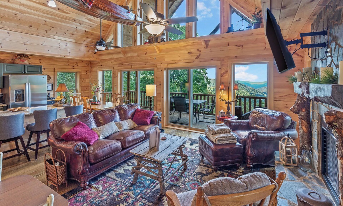 Mars Hill Cabin | This cabin is a 3 bedroom(s), 2.5 bathrooms, located in Mars Hill, NC.