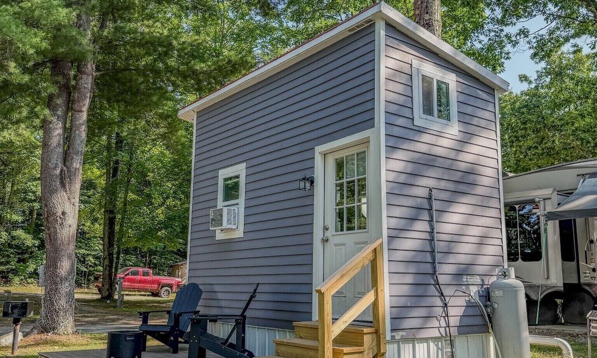 Hammond House | Tiny Timber on Black Lake