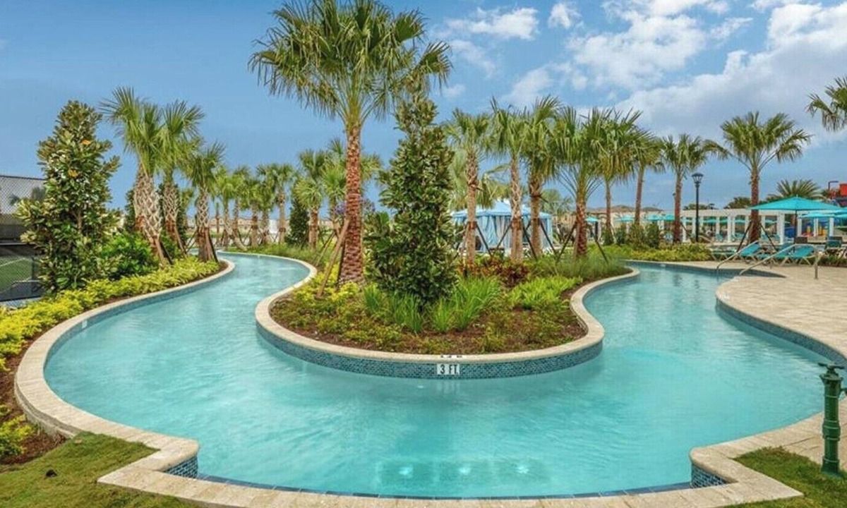 Four Corners House | Townhome With Private Pool, BBQ & Free Waterpark!