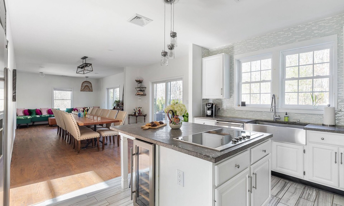 Northwest Harbor House | Traditional Immaculate Updated Home- Heated Pool, Gym, Yard- Close to EH and Sag