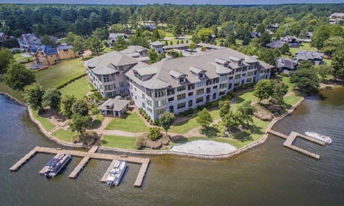 Eatonton Condo | Tranquil Lakefront Paradise on Lake Oconee! Beautiful 2 Bedroom Condo