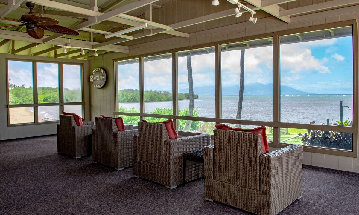 Ualapue Condo | Tropical Paradise Condo w/Shared Tennis Court & Pool + Free WiFi and Water Views