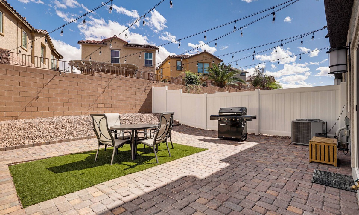 Mission Hills House | Twin Townhomes in Henderson: 12 Mi to Lake Mead!