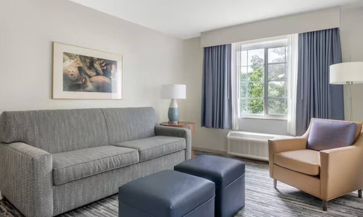 Mishawaka Hotel | Two Spacious 2BR Suite Near Notre Dame l w/Living Area & Kitchenette