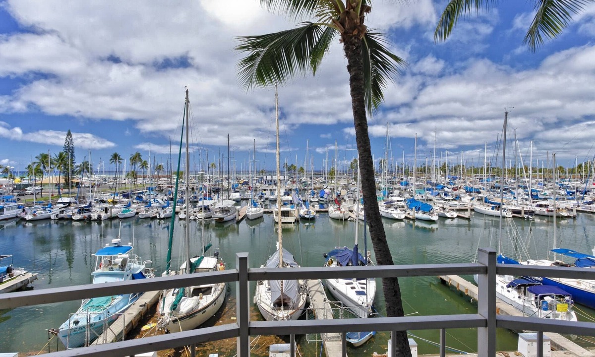 Waikiki Condo | Waikiki Marina-Front Condo! Ocean & Fireworks View, Central AC, Full Kitchen!