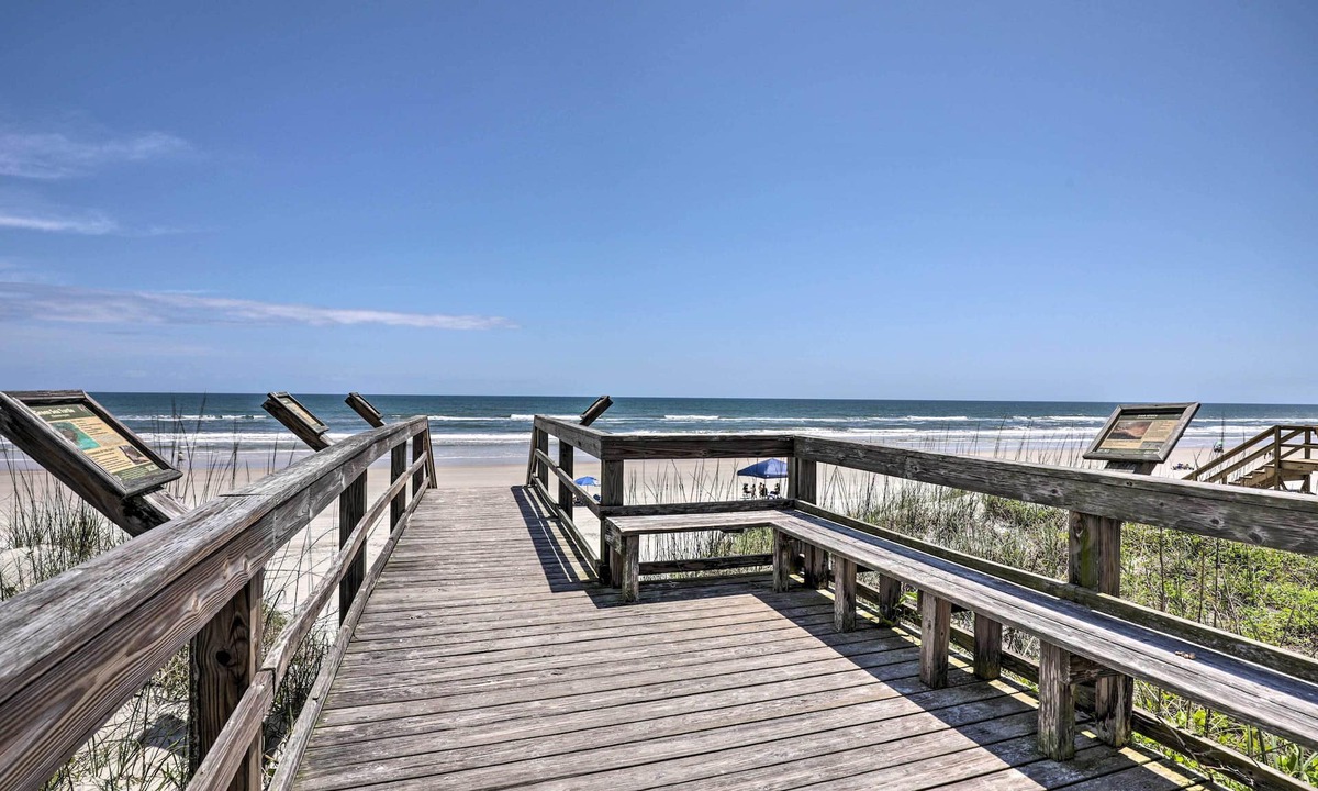 Crescent Beach Apartment | Walk to Crescent Beach: Condo w/Pool Access