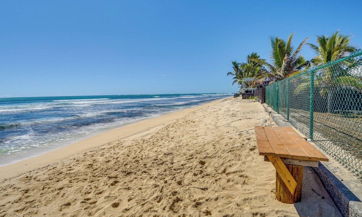 Ewa House | Walk to Sand! Ewa Beach Group Retreat