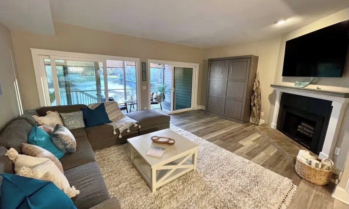 Palm Valley Condo | Walk to TPC! Coastal Vibes Villa located inside TPC Sawgrass, 2BR/2.5BA,Sleeps 6