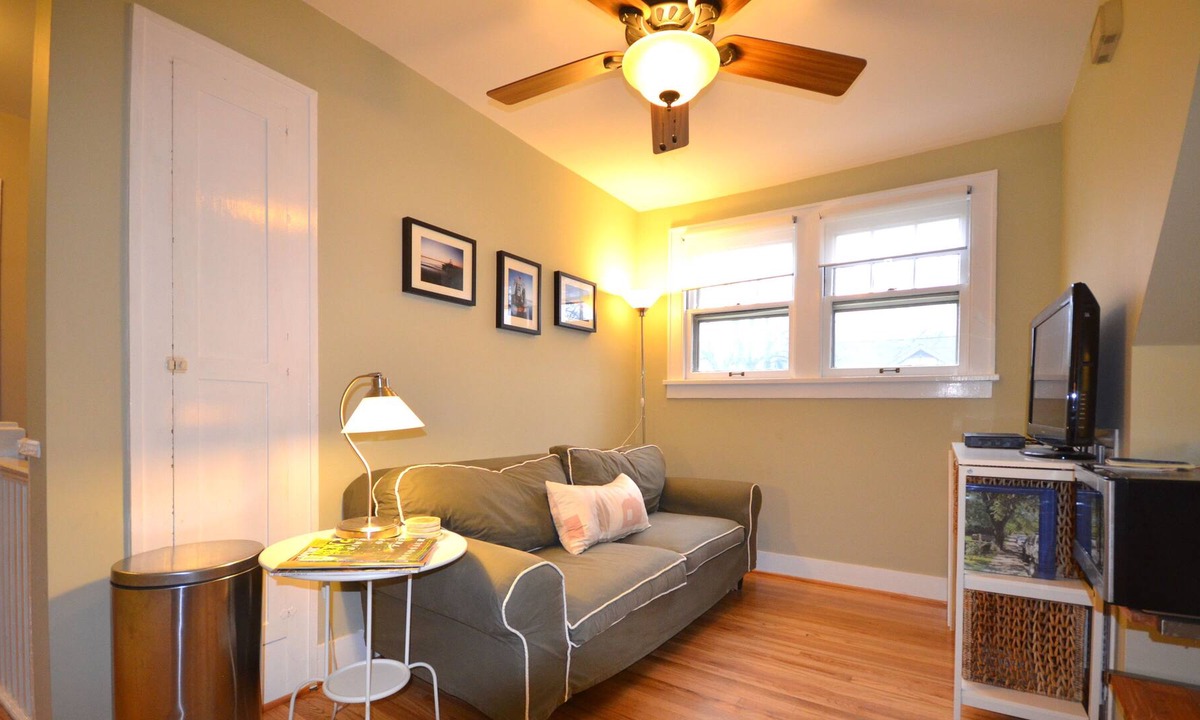 Hillsboro West End Apartment | Walk to Vanderbilt, Hillsboro Village and Belmont U.