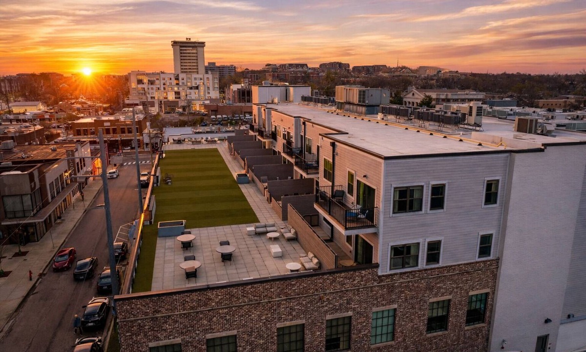 Hillsboro West End House | Walkable Hillsboro Village | Terrace + Parking | Near Vanderbilt + Music Row