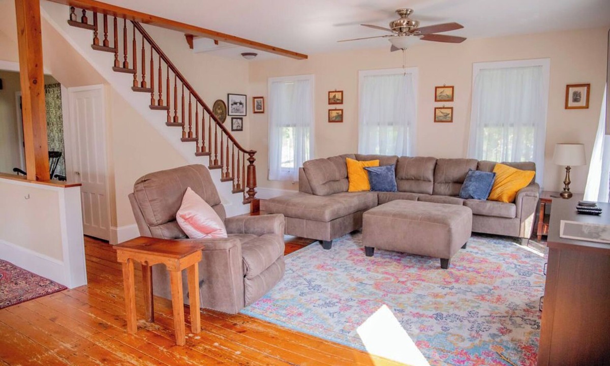 Canton Other | Willow View-Minutes from SLU & SUNY University- 4-bd Farmhouse Family Friendly