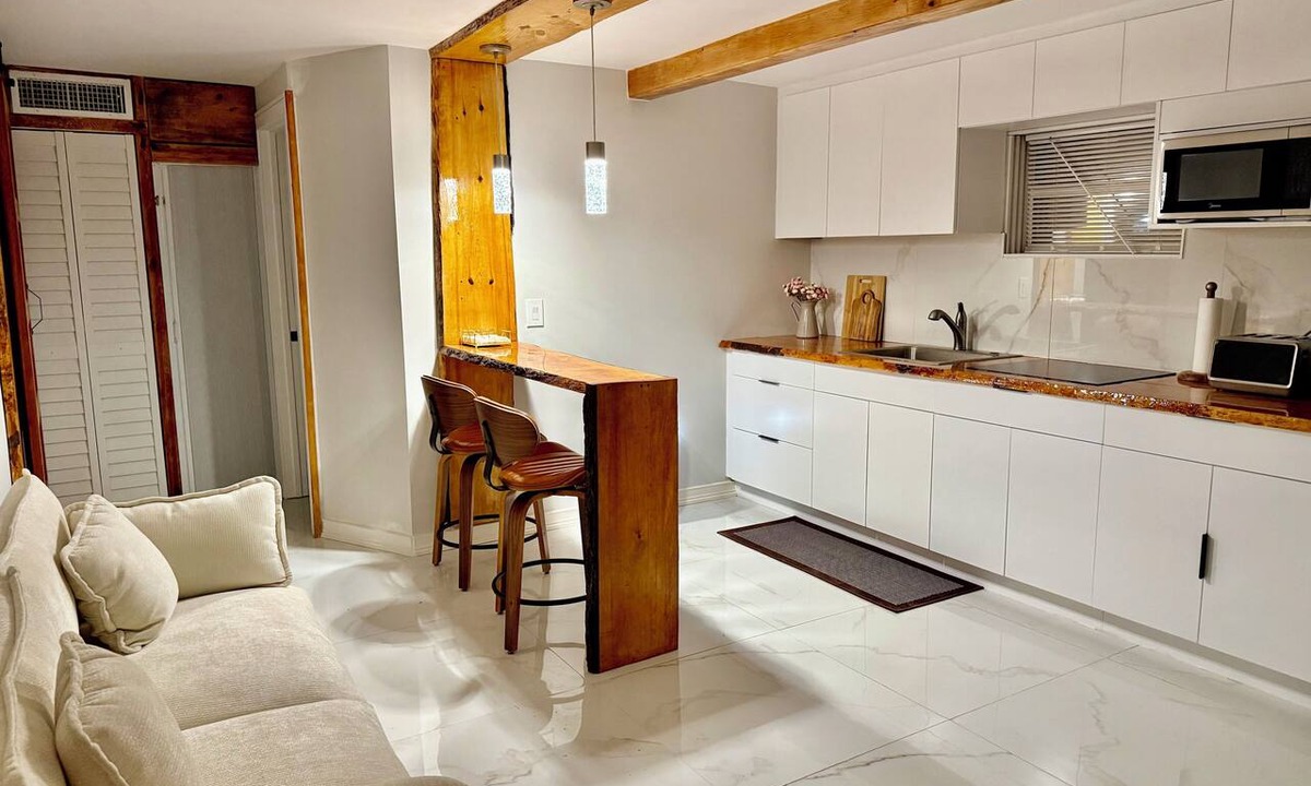 Country Club House | Wood & White