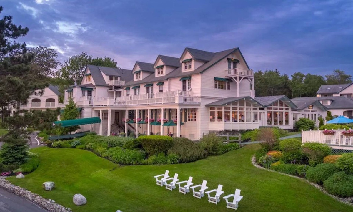 Boothbay Harbor Cabin | Woodlandview Lodge | 2 Queens + Porch