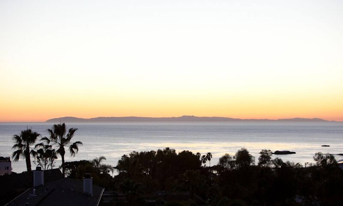 Laguna Beach Cottage | WOW. 25% off; THE Best Village Location;Beach close/ocean views.Walk Everywhere.