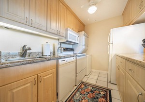 1-bedroom condo, short walk to Kamaole Beach - Summer Special - 190.00 a Night!