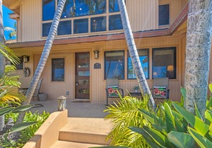 129-3 Puamana. Imagine enjoying this beautiful contemporary coastal home!