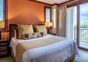 2 Bed, 2 Bath Ocean and Pool View Penthouse (O1001)