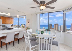 2bed/2bath Penthouse Ocean View.Recent Luxurious Renovation