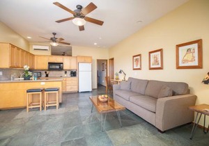 Aloha Aku Bamboo2 Suite - A Serene Retreat by the Shore