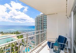 Awesome Ilikai Hotel One-Bedroom with Views of the Duke Kahanamoku Lagoon and Waikiki Beach! A
