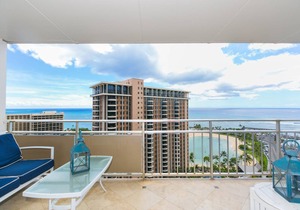 Awesome Ilikai Hotel One-Bedroom with Views of the Duke Kahanamoku Lagoon and Waikiki Beach! A
