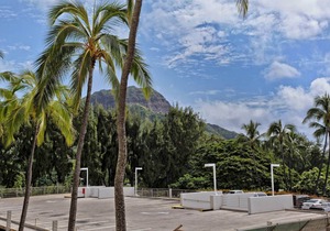Beachfront Diamond Head views, Quiet End of Waikiki with Swimming/Surfing!