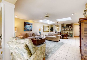 Dog-friendly lagoon-view condo w/ tennis - close to the beach!