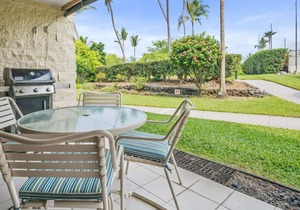 Garden Condo w/ Golf Nearby, Private BBQ on Lanai, 5min to Kahalu'u Beach