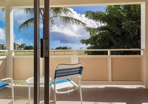 Garden View 1BR Suite with Outdoor Swimming Pool Near Lae Nani Beach