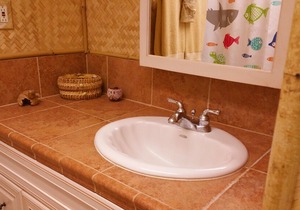 Hawaiian Princess - Lower floor remodeled condo with Amazing View