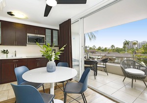 Heart of Waikiki Corner Unit just a short walk to Beach and Restaurants!