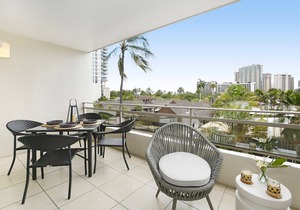 Heart of Waikiki Corner Unit just a short walk to Beach and Restaurants!