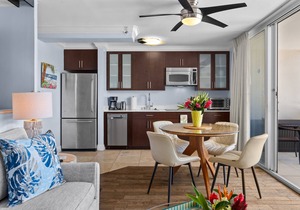 Heart of Waikiki With Partial Ocean View! Washlet! FREE Off-site Parking!