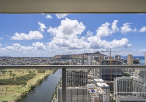 IC 43th Floor Studio with balcony to enjoy Mountain View