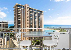 Ilikai Hotel One-bedroom Unit with am awesome view of the Duke Kahanamoku Lagoon and Waikiki Beach