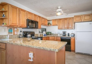 Keauhou Punahele B-107 Ground Floor, Spacious Lanai, Personal BBQ, VERY Quiet