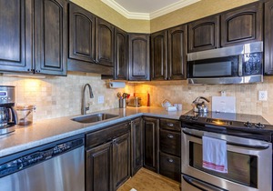 Leinaala Oceanfront #204 2nd Floor unit, Panoramic Ocean View, Great Rates!