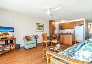 Leinaala Oceanfront #301 Oceanfront Views! A/C, wifi, Pool, Great Rates!
