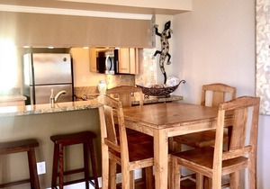 Makaha Valley One Bedroom Condo Ocean & Mountains Views, walk to the Beach
