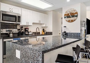 Monthly Discovery Bay 3717 Mountain/City Views 2 Bd 1Ba 2 Queen Beds