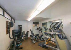 One Bedroom Discovery Bay Condos with Kitchen, Free Wifi & Amazing Views