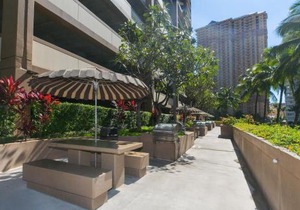 One Bedroom Discovery Bay Condos with Kitchen, Free Wifi & Amazing Views