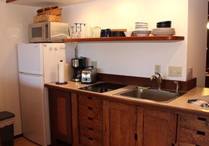 Second-Floor Condo w/ Ocean View, Lanai, WiFi, Shared Pool/Grills/Beach Access!