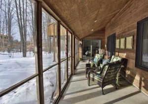 Spacious 2 Bedroom, 2 Bath Plus, 1500 Sq Ft. Trout Creek Condo #133. Close to Skiing, Golf, Beaches