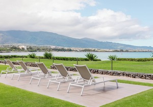 Tropical Dream! Seaside Property, Outdoor Pool, Steps to Ho’aloha Park Beach!