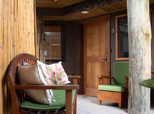 The Kulani Maui Boutique Bungalow Accommodations Street Beach | Historic Lahaina Front Street