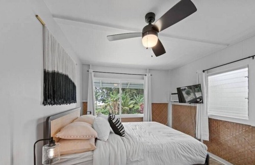 Hilo House | 117 Wainaku HOUSE B · Peaceful Haven in Hilo 3BR House