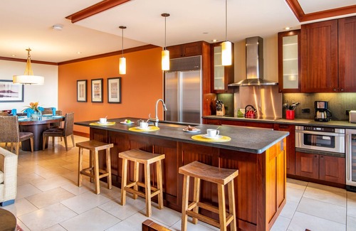 Ko Olina Condo | 2 Bed, 2 Bath Ocean and Pool View Penthouse (O1001)