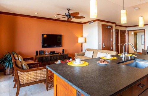 Ko Olina Condo | 2 Bed, 2 Bath Ocean and Pool View Penthouse (O1001)