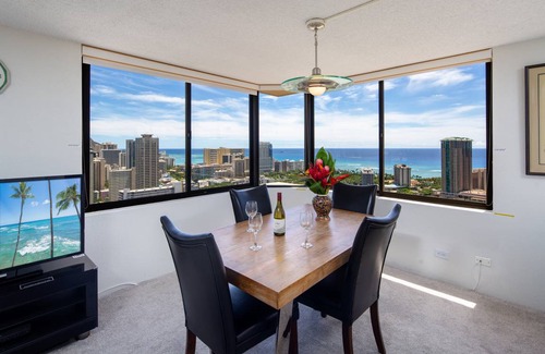 Waikiki Condo | 98 m² Condo ∙ 2 bedrooms ∙ 6 guests
